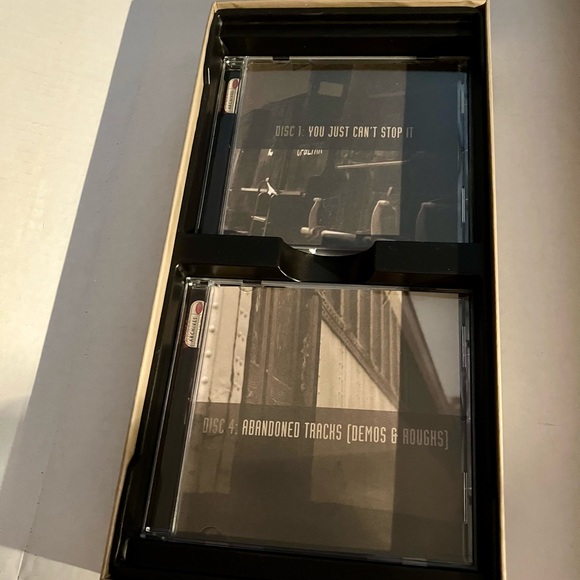 Brown Electronics Accessory - Picture 5 of 7